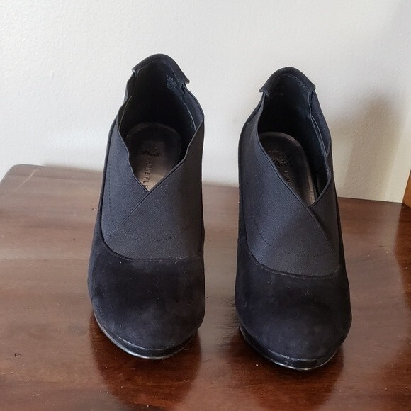 Anne Klein AK Wava Black Suede Women's Bootie  Size 7.5 M - Picture 2 of 10